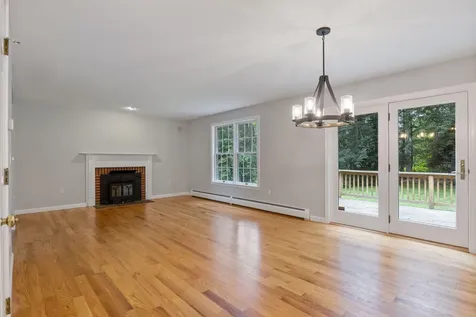 19 Lakeside Drive Falmouth ME 04105