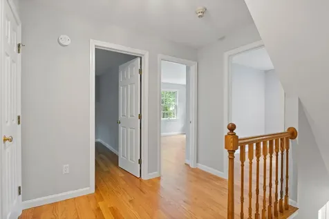 19 Lakeside Drive Falmouth ME 04105