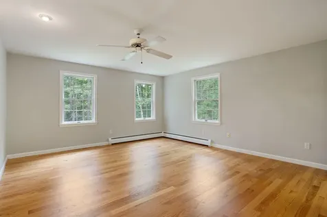 19 Lakeside Drive Falmouth ME 04105