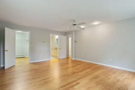 19 Lakeside Drive Falmouth ME 04105