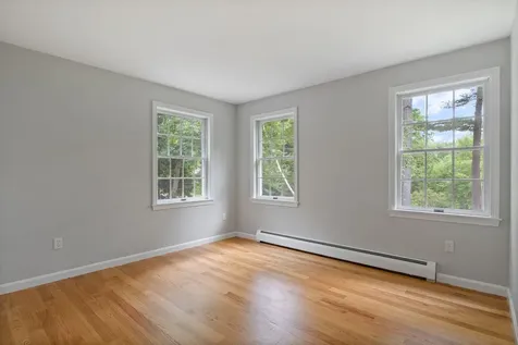 19 Lakeside Drive Falmouth ME 04105