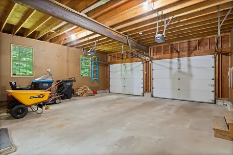 19 Lakeside Drive Falmouth ME 04105