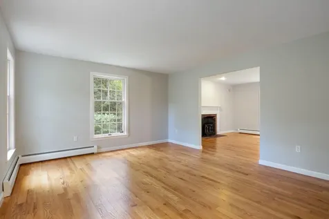 19 Lakeside Drive Falmouth ME 04105