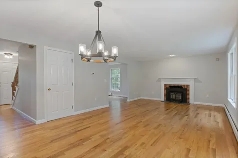 19 Lakeside Drive Falmouth ME 04105