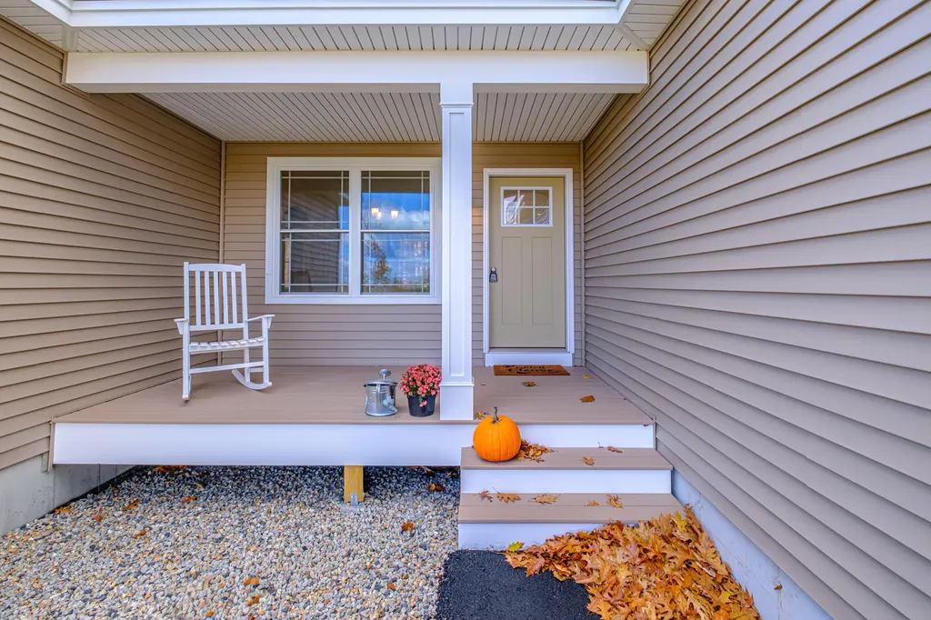 33 Woodbrey Lane Standish ME 04084