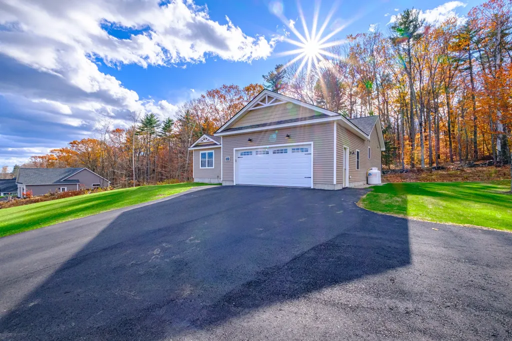 33 Woodbrey Lane Standish ME 04084
