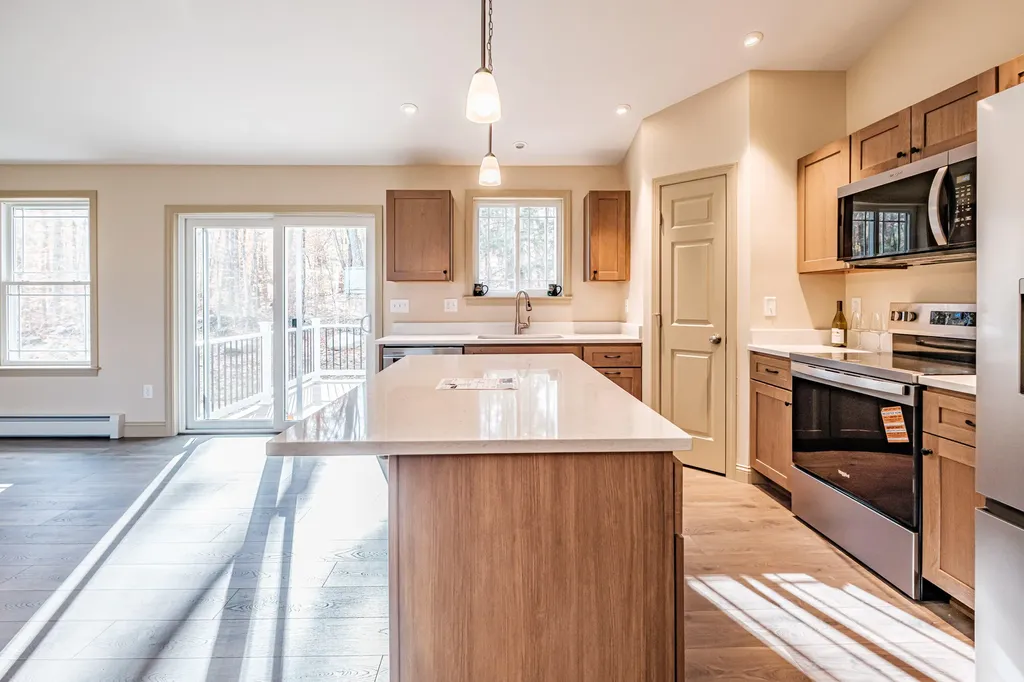 33 Woodbrey Lane Standish ME 04084