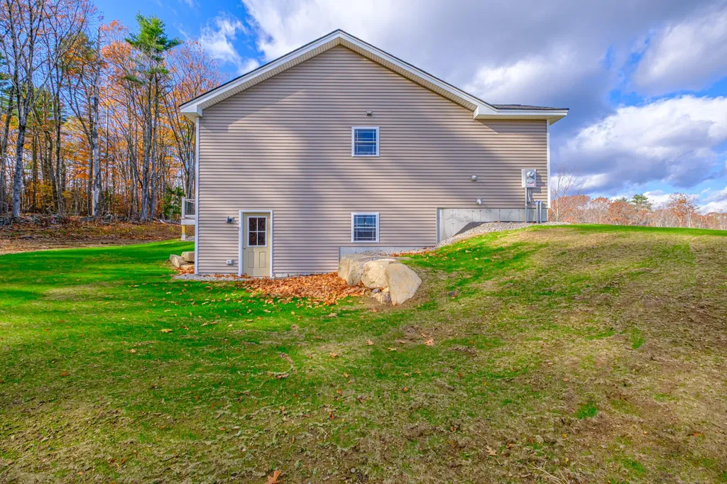 33 Woodbrey Lane Standish ME 04084