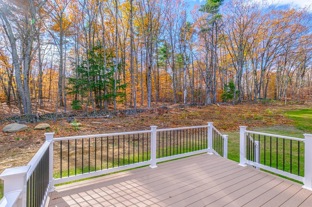 33 Woodbrey Lane Standish ME 04084