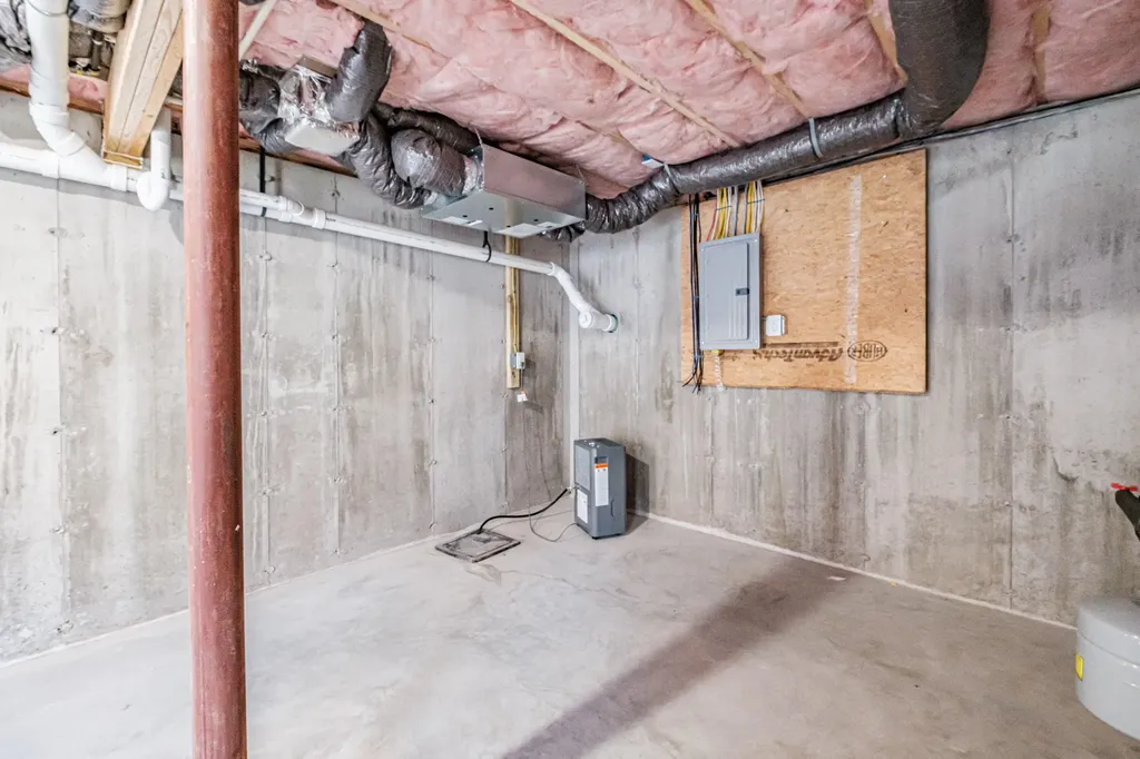 33 Woodbrey Lane Standish ME 04084