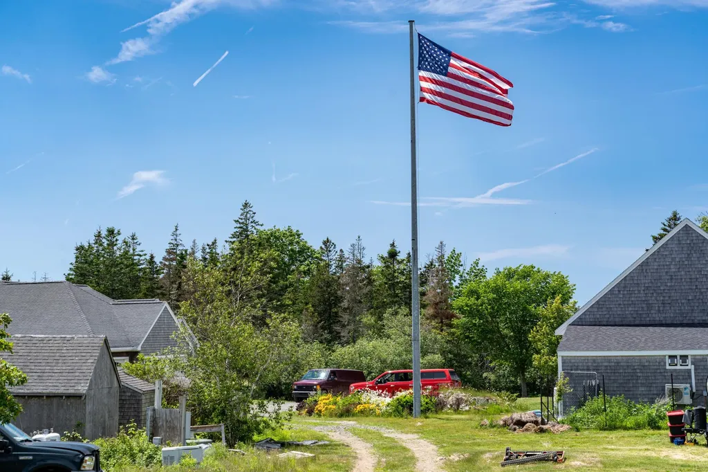 197 N Shore Road North Haven ME 04853