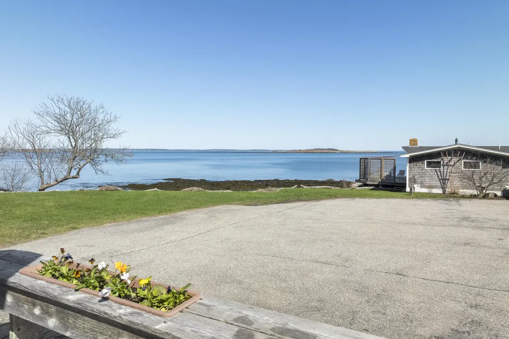 4 Linnell Drive Harpswell ME 04003