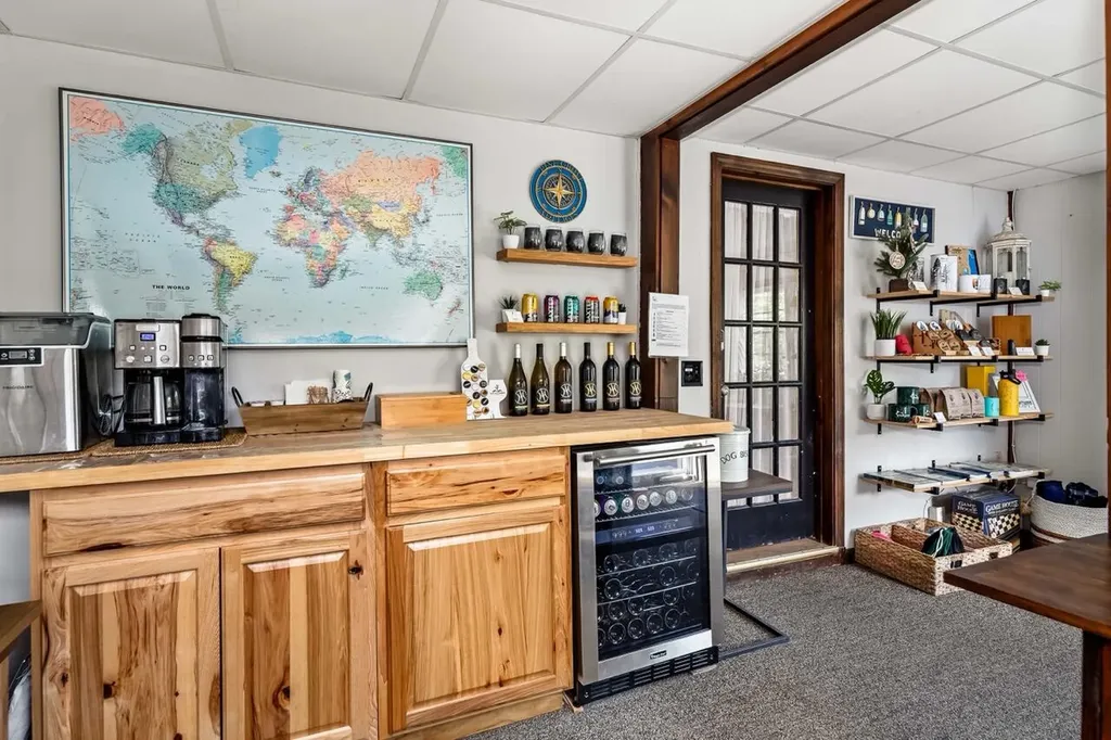 2076 Atlantic Highway Lincolnville ME 04849