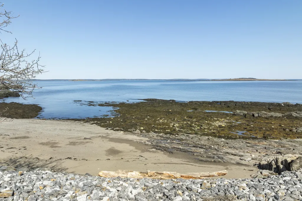 3 Linnell Drive Harpswell ME 04003