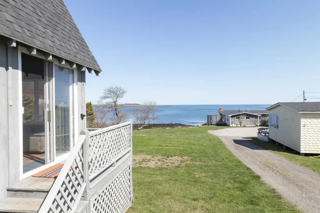 3 Linnell Drive Harpswell ME 04003