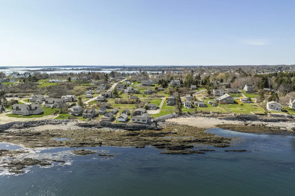 3 Linnell Drive Harpswell ME 04003