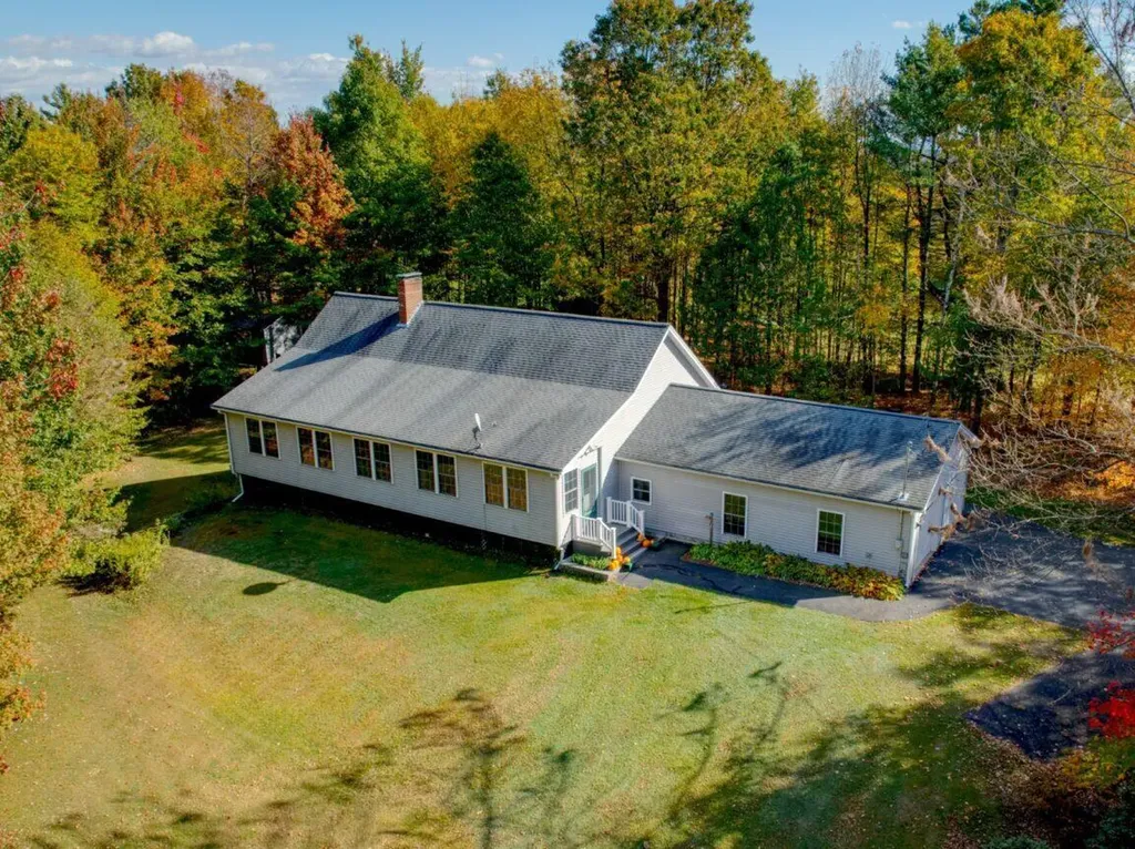 60 Dawes Road Dover-foxcroft ME 04426