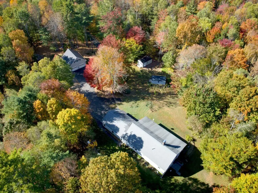 60 Dawes Road Dover-foxcroft ME 04426