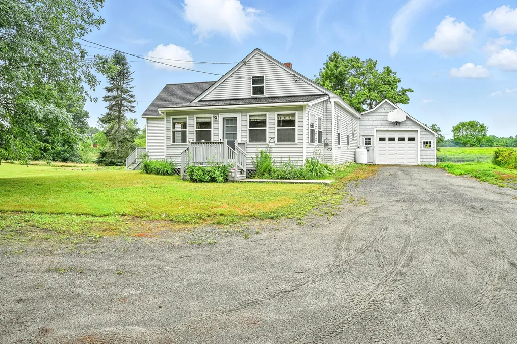 23 West Street Benton ME 04901