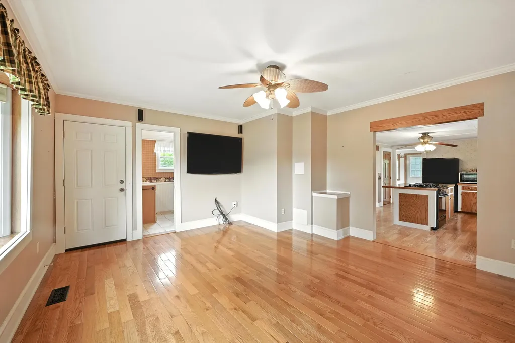 23 West Street Benton ME 04901