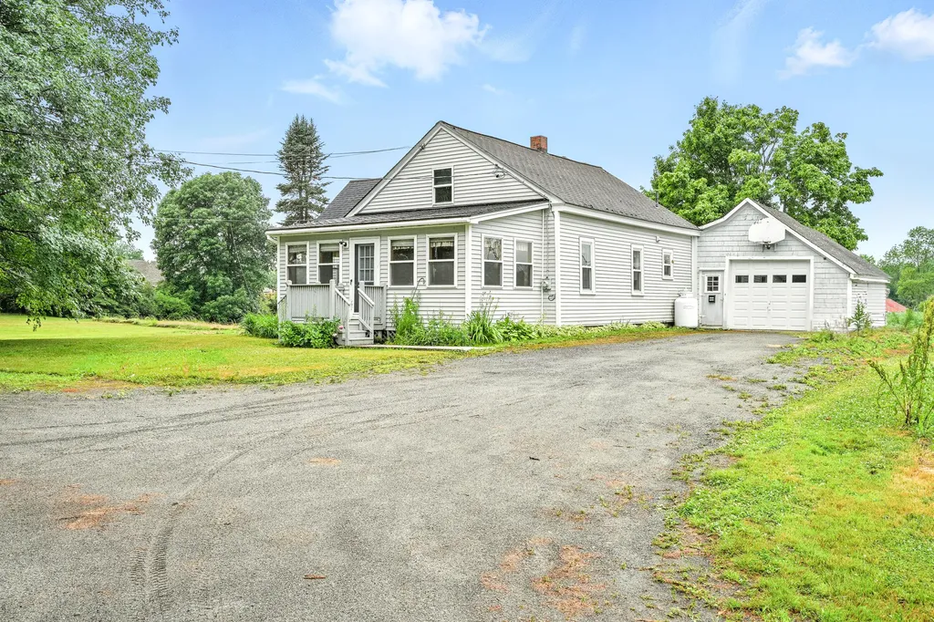 23 West Street Benton ME 04901