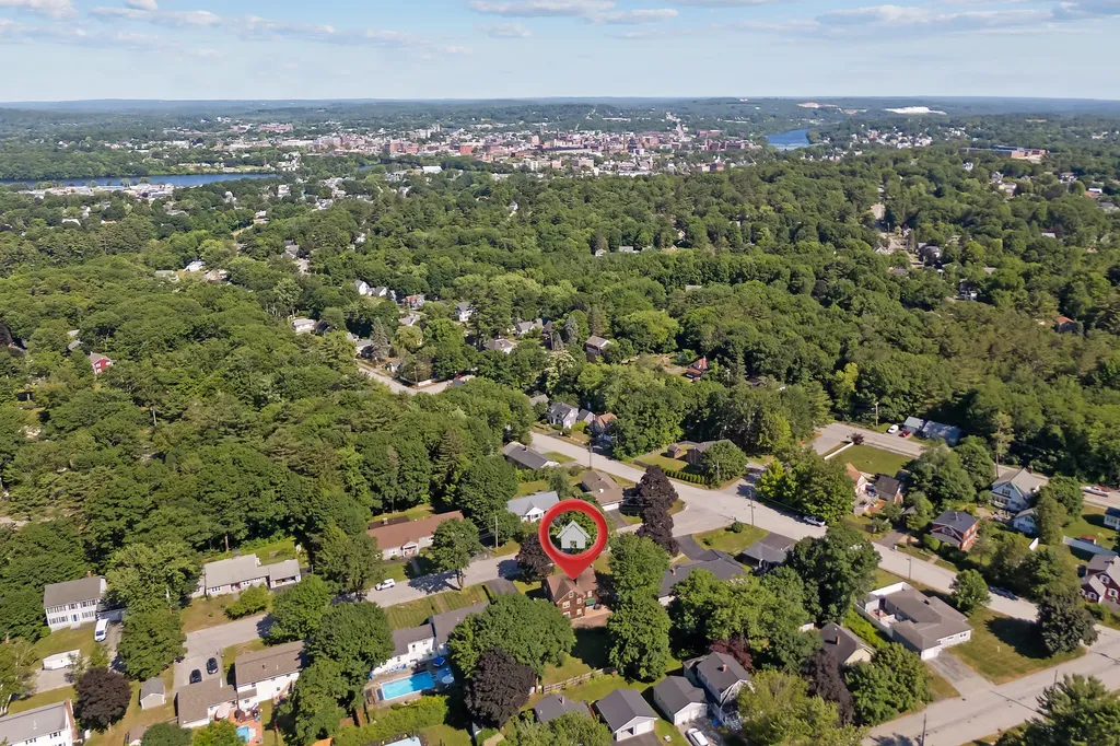 36 Woodlawn Avenue Auburn ME 04210