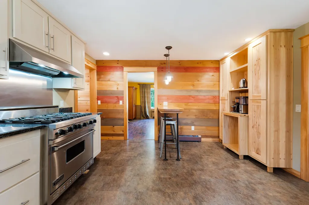 36 Woodlawn Avenue Auburn ME 04210