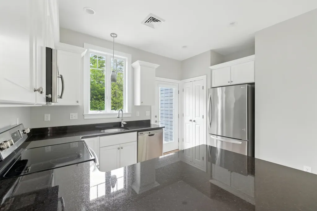 16 Frontier Way Arundel ME 04046