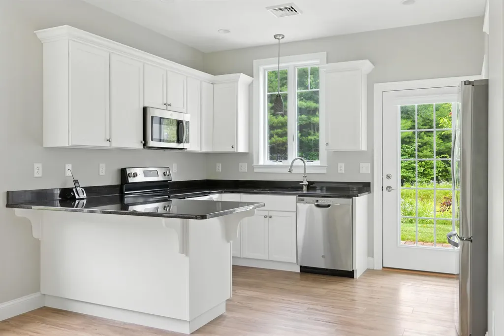 16 Frontier Way Arundel ME 04046
