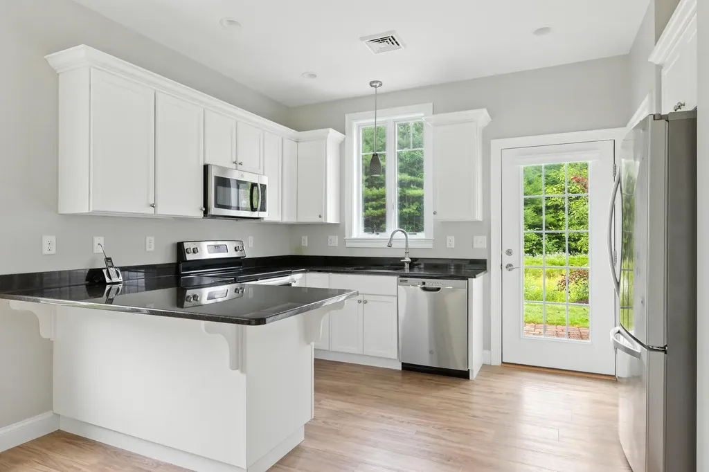 16 Frontier Way Arundel ME 04046