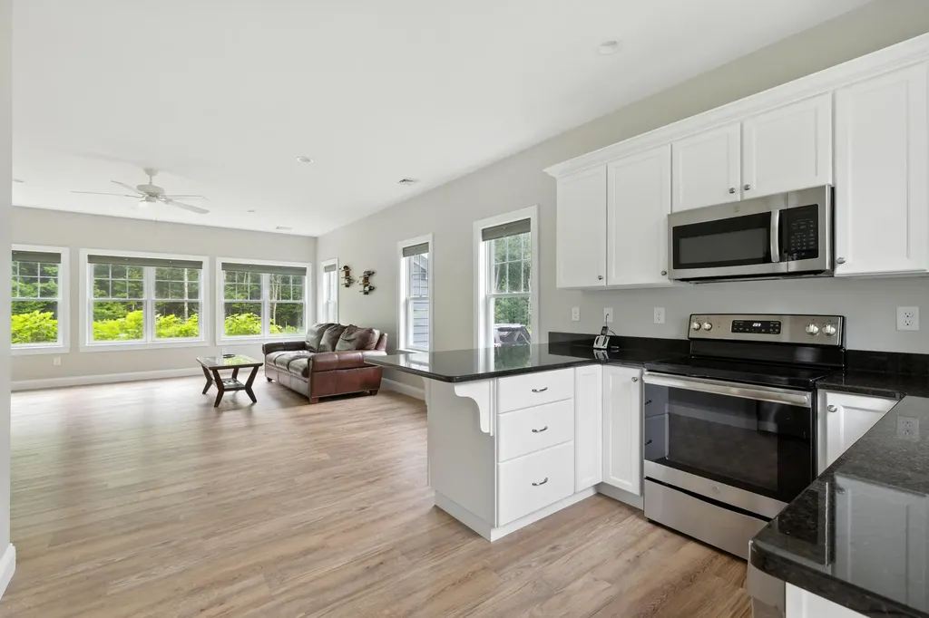 16 Frontier Way Arundel ME 04046