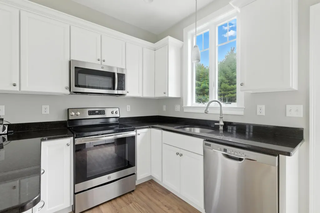 16 Frontier Way Arundel ME 04046