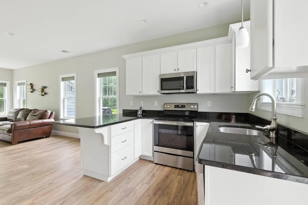 16 Frontier Way Arundel ME 04046