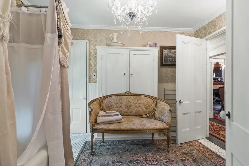 18 High Street Wiscasset ME 04578