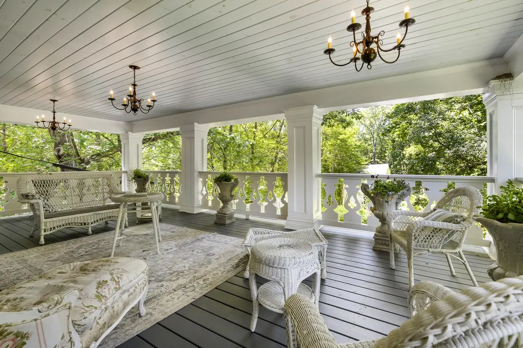 18 High Street Wiscasset ME 04578