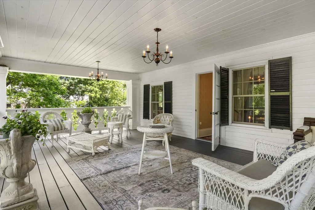 18 High Street Wiscasset ME 04578