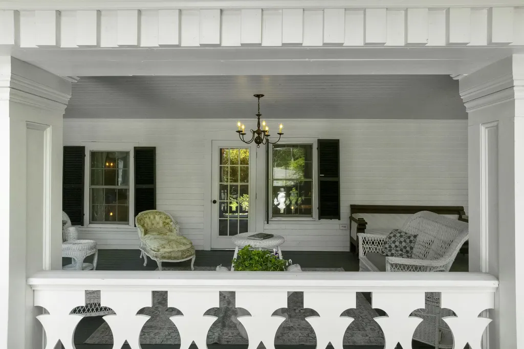 18 High Street Wiscasset ME 04578