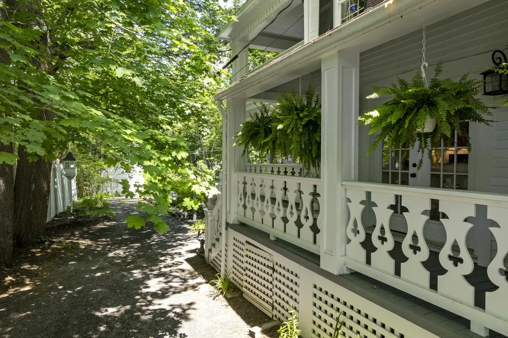 18 High Street Wiscasset ME 04578