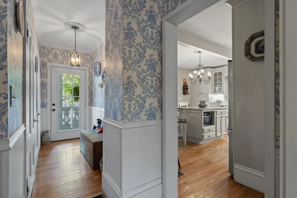 18 High Street Wiscasset ME 04578
