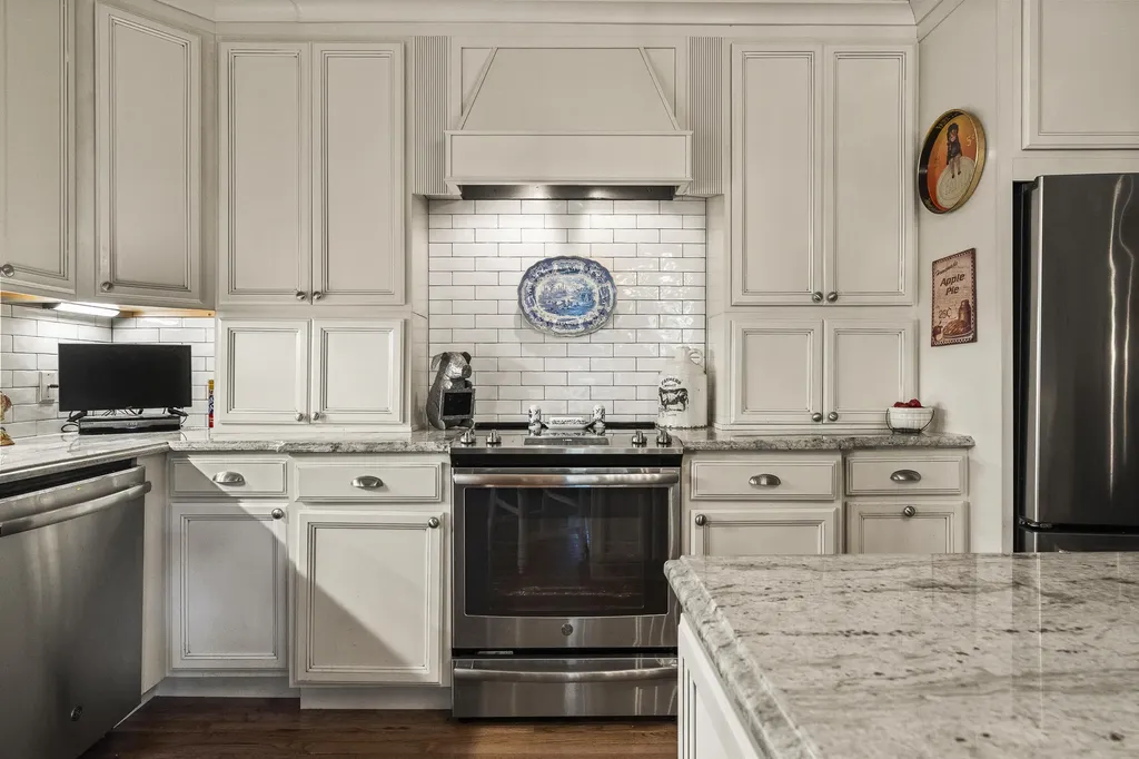 18 High Street Wiscasset ME 04578