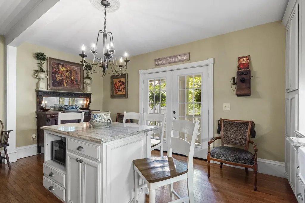 18 High Street Wiscasset ME 04578