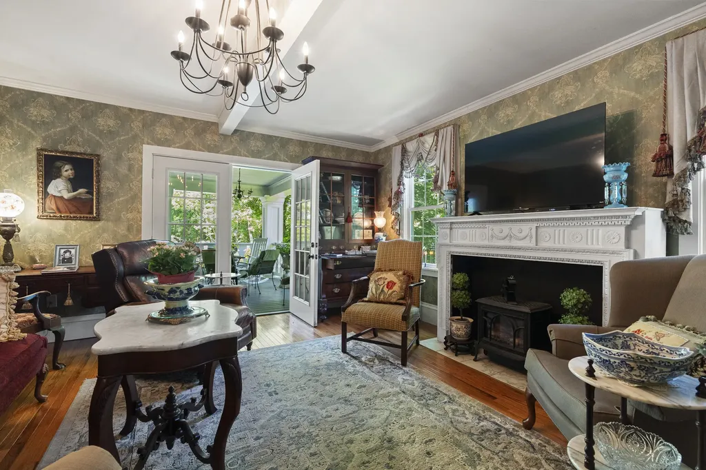 18 High Street Wiscasset ME 04578
