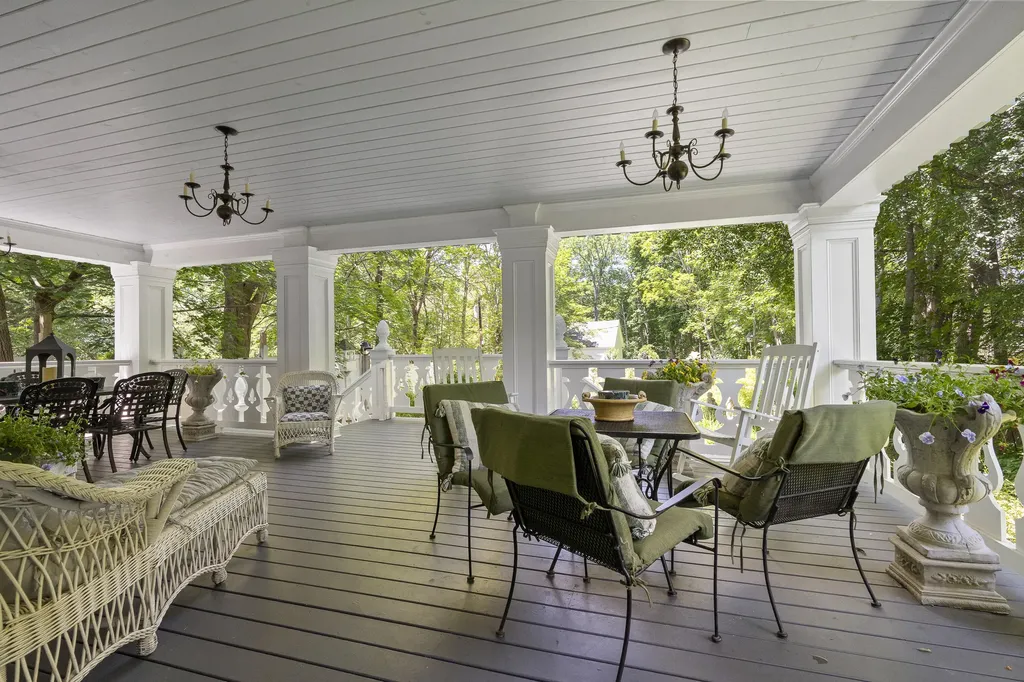 18 High Street Wiscasset ME 04578