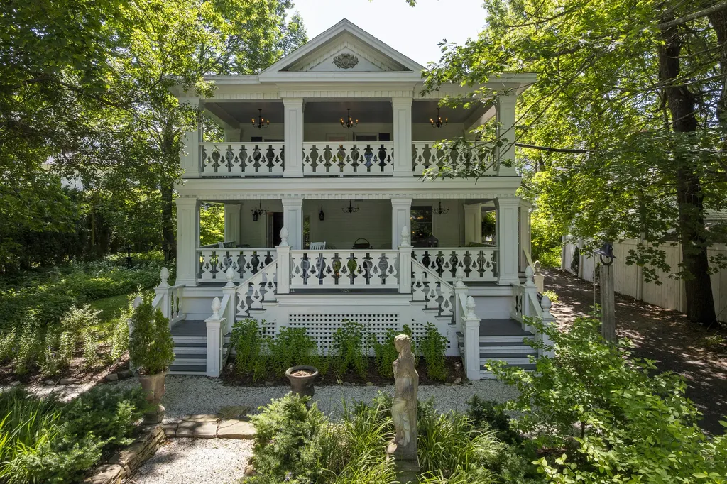 18 High Street Wiscasset ME 04578