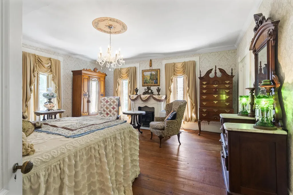 18 High Street Wiscasset ME 04578