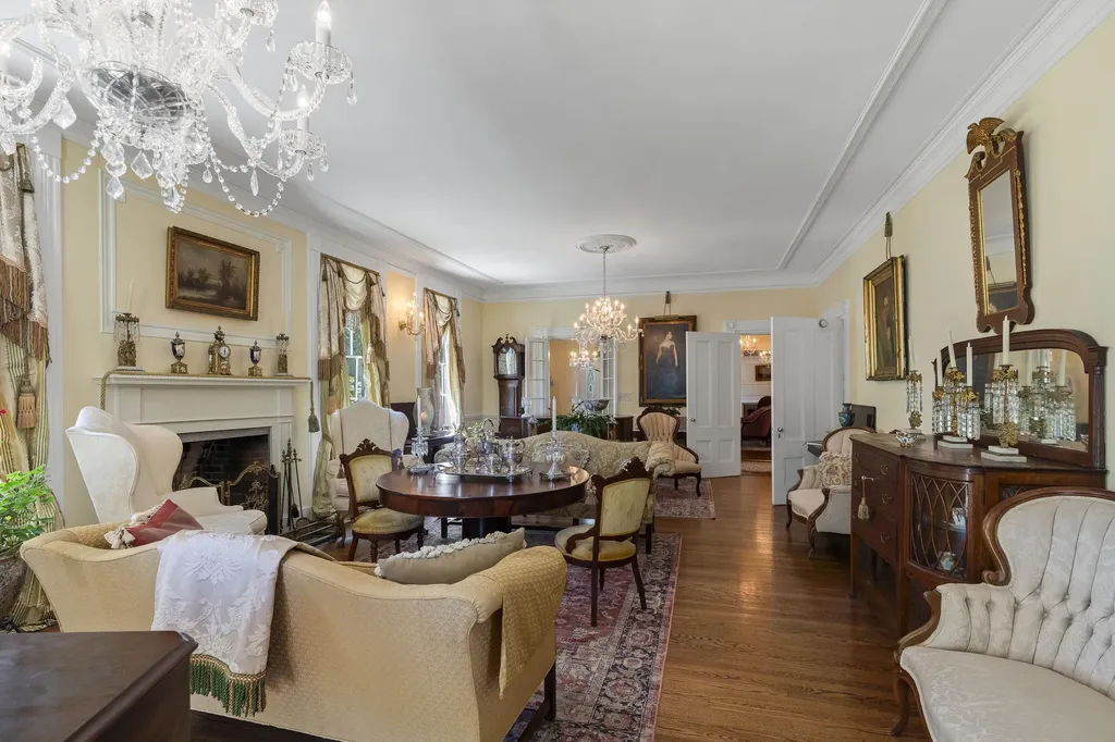 18 High Street Wiscasset ME 04578