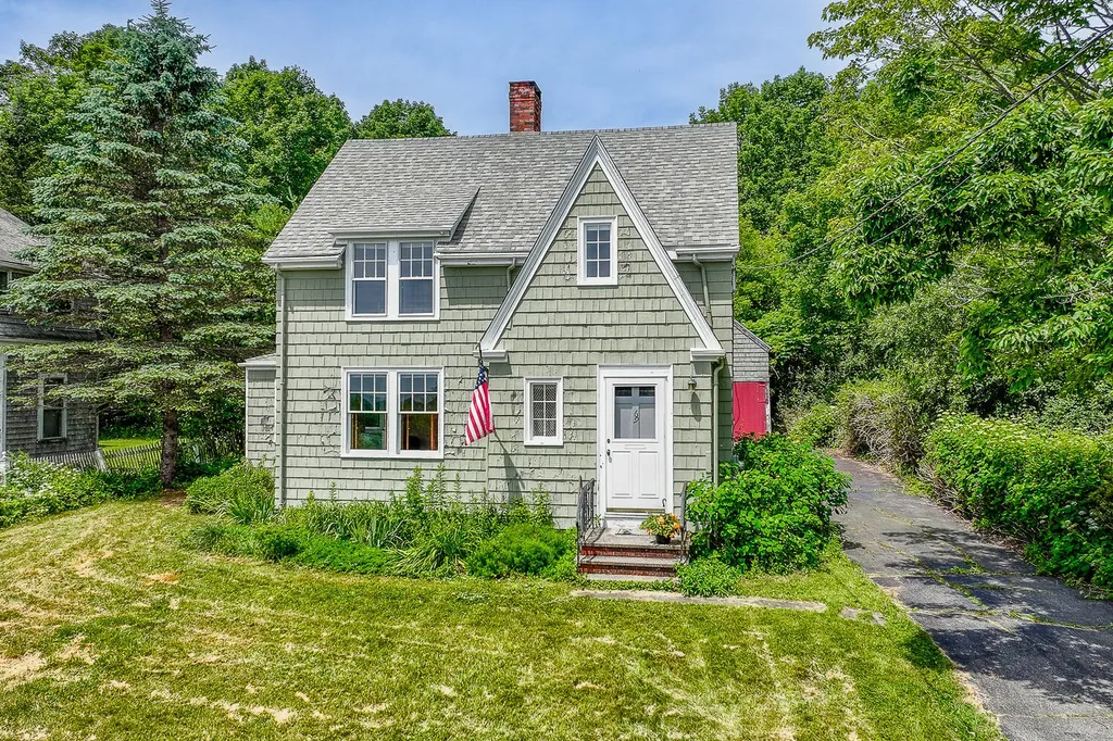 69 W Meadow Road Rockland ME 04841