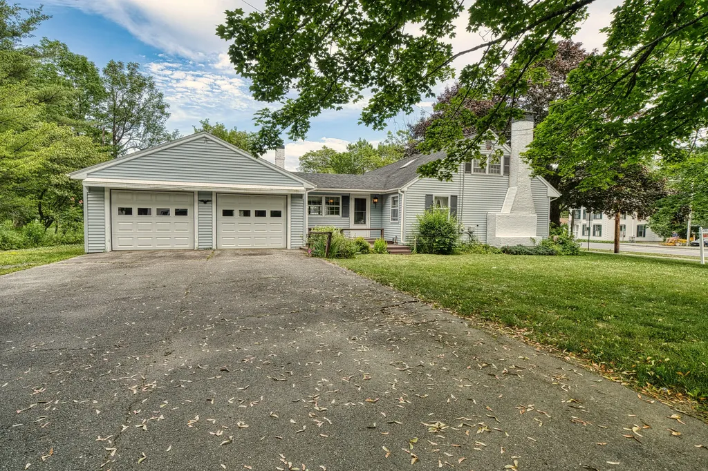 295 Main Street Thomaston ME 04861
