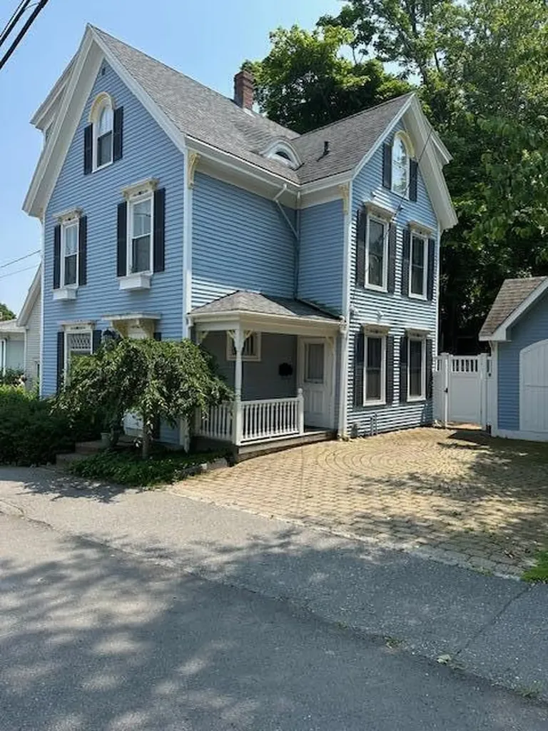 8 Limerock Street Camden ME 04843