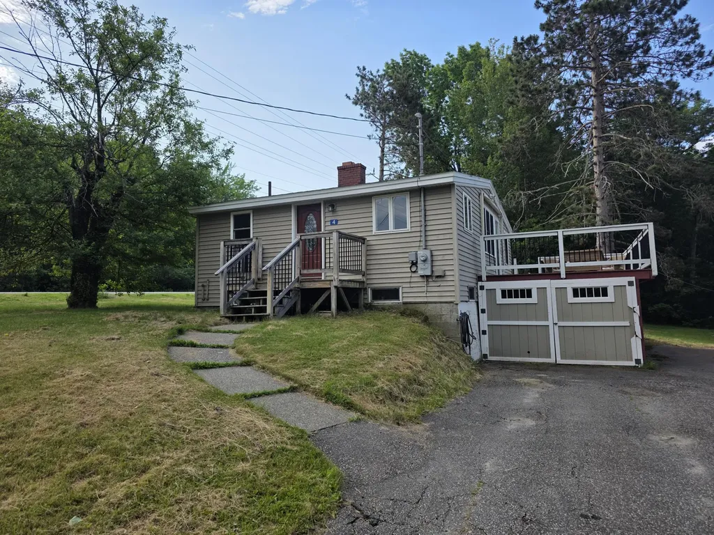 4 Daley Road Dedham ME 04429
